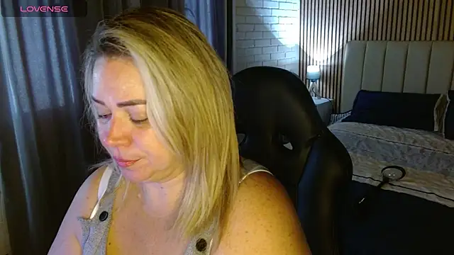 bella savati online show from 12/04/25, 04:38