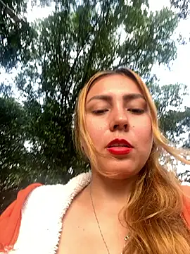 Snapshot of Brittanyrosexx chatting on 11/13/25, 08:30 Brittanyrosexx online show from 11/13/25, 08:30