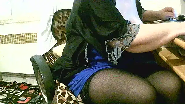Snapshot of douceur63 chatting on 04/21/26, 10:32 douceur63 online show from 04/21/26, 10:32