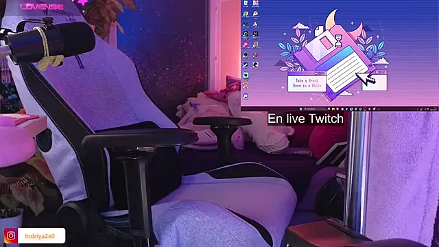 Snapshot of Indriya2x0 chatting on 11/28/25, 08:55 Indriya2x0 online show from 11/28/25, 08:55