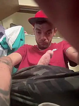 Snapshot of cumgitsumdic chatting on 03/15/26, 09:32 cumgitsumdic online show from 03/15/26, 09:32