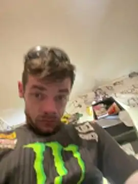 Snapshot of cumgitsumdic chatting on 04/08/26, 04:07 cumgitsumdic online show from 04/08/26, 04:07