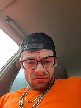 Snapshot of cumgitsumdic chatting on 04/10/26, 01:27 cumgitsumdic online show from 04/10/26, 01:27