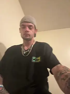 Snapshot of cumgitsumdic chatting on 04/15/26, 10:10 cumgitsumdic online show from 04/15/26, 10:10