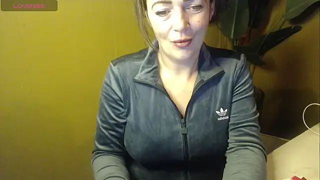 Snapshot of cloe85nl chatting on 02/01/26, 09:19 cloe85nl online show from 02/01/26, 09:19