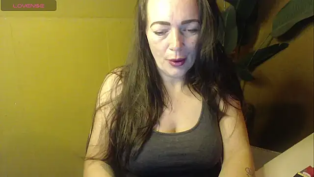 Snapshot of cloe85nl chatting on 02/26/26, 08:13 cloe85nl online show from 02/26/26, 08:13