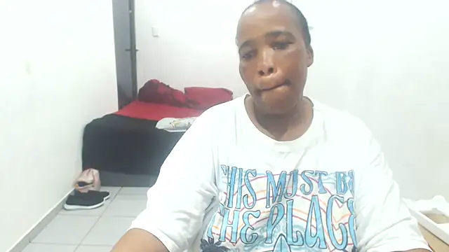 Snapshot of Samantha69x chatting on 02/17/25, 02:37 Samantha69x online show from 02/17/25, 02:37