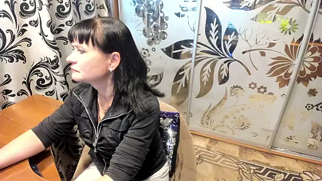 Snapshot of EVILENSA chatting on 04/23/26, 12:29 EVILENSA online show from 04/23/26, 12:29