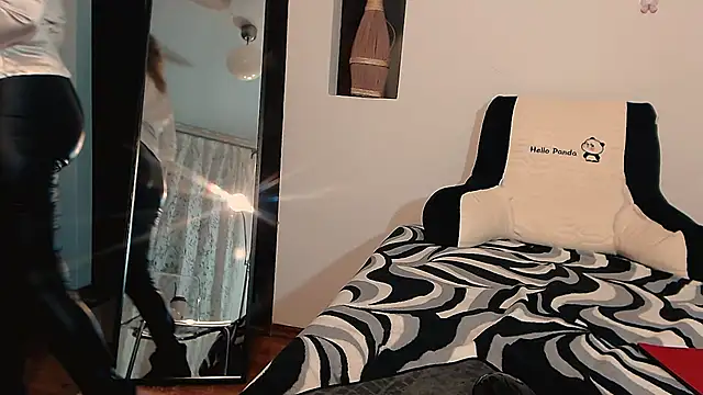 elacoquette online show from 10/03/25, 12:51