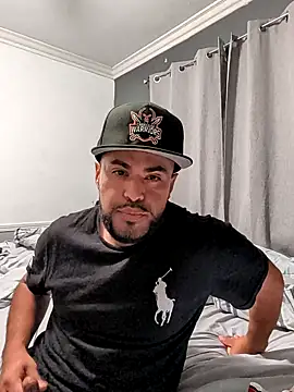 gardy8585 online show from 10/11/25, 01:09