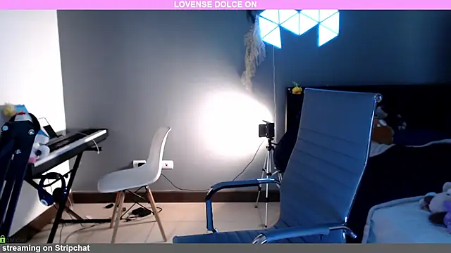 Snapshot of minarocket_ chatting on 02/28/25, 05:15 minarocket online show from 02/28/25, 05:15