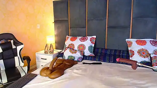 CaseyMoon online show from 11/06/25, 12:28