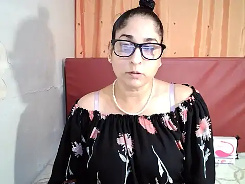 Snapshot of Indiankushy chatting on 03/16/26, 04:44 Indiankushy online show from 03/16/26, 04:44