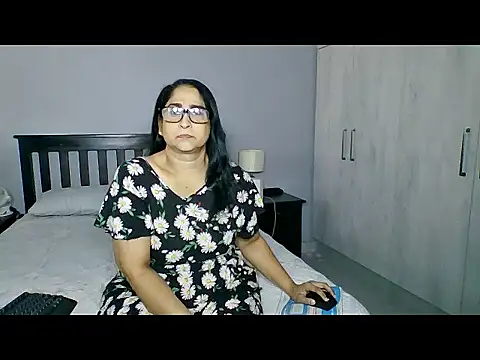 Snapshot of Indiankushy chatting on 06/18/26, 11:58 Indiankushy online show from 06/18/26, 11:58