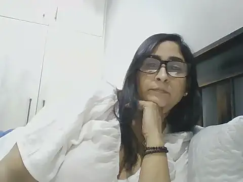 Snapshot of Indiankushy chatting on 07/18/26, 05:28 Indiankushy online show from 07/18/26, 05:28
