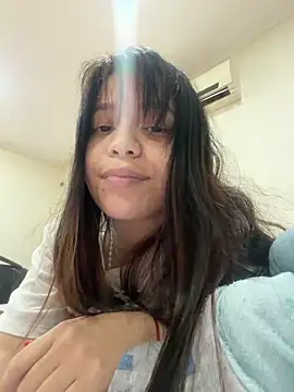 Snapshot of kiarafonseca_ chatting on 02/11/26, 01:21 kiarafonseca online show from 02/11/26, 01:21