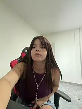 Snapshot of kiarafonseca_ chatting on 03/05/26, 01:56 kiarafonseca online show from 03/05/26, 01:56