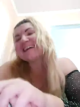 Snapshot of VeronikaBless chatting on 12/14/24, 09:07 VeronikaBless online show from 12/14/24, 09:07