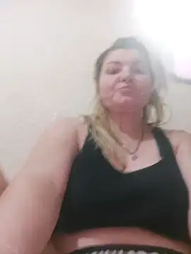 Snapshot of VeronikaBless chatting on 02/21/25, 05:20 VeronikaBless online show from 02/21/25, 05:20