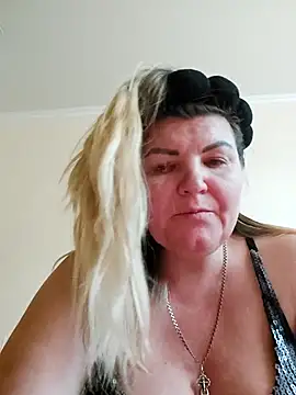 Snapshot of VeronikaBless chatting on 09/16/25, 01:34 VeronikaBless online show from 09/16/25, 01:34