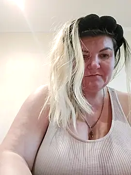 Snapshot of VeronikaBless chatting on 09/23/25, 09:34 VeronikaBless online show from 09/23/25, 09:34