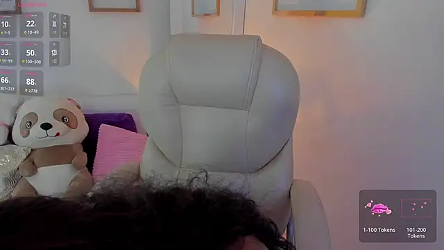 Snapshot of zobe_love chatting on 03/27/26, 05:45 zobe love online show from 03/27/26, 05:45