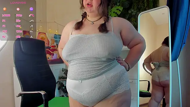 Snapshot of Raydirin chatting on 03/08/26, 11:36 Raydirin online show from 03/08/26, 11:36