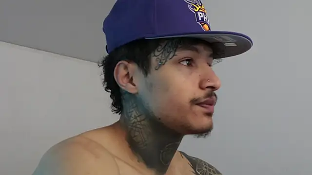 Snapshot of trieone chatting on 12/13/24, 04:38 trieone online show from 12/13/24, 04:38