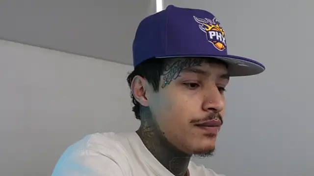 Snapshot of trieone chatting on 12/18/24, 02:38 trieone online show from 12/18/24, 02:38