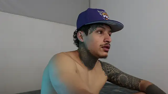 Snapshot of trieone chatting on 12/21/24, 03:14 trieone online show from 12/21/24, 03:14