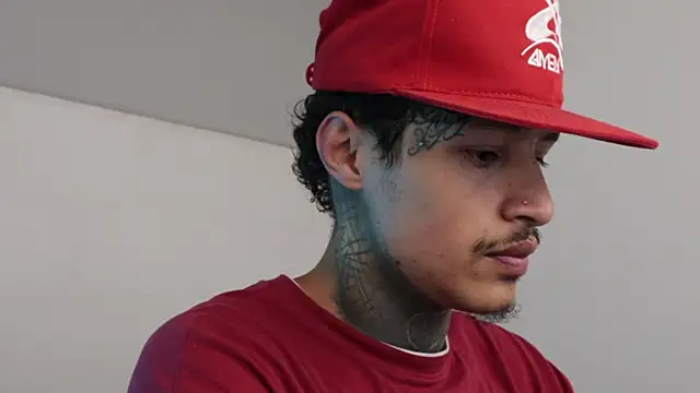 Snapshot of trieone chatting on 01/08/25, 02:57 trieone online show from 01/08/25, 02:57