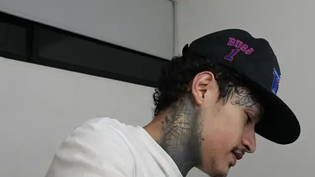 Snapshot of trieone chatting on 01/11/25, 04:59 trieone online show from 01/11/25, 04:59