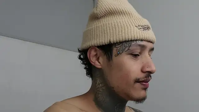 Snapshot of trieone chatting on 01/14/25, 05:51 trieone online show from 01/14/25, 05:51