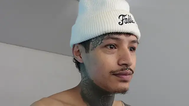 Snapshot of trieone chatting on 01/30/25, 02:15 trieone online show from 01/30/25, 02:15