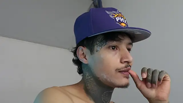 Snapshot of trieone chatting on 01/31/25, 05:51 trieone online show from 01/31/25, 05:51