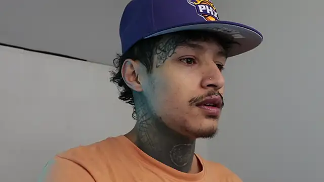 Snapshot of trieone chatting on 02/15/25, 04:36 trieone online show from 02/15/25, 04:36