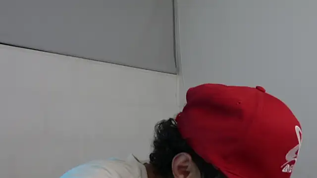 Snapshot of trieone chatting on 03/03/25, 08:27 trieone online show from 03/03/25, 08:27