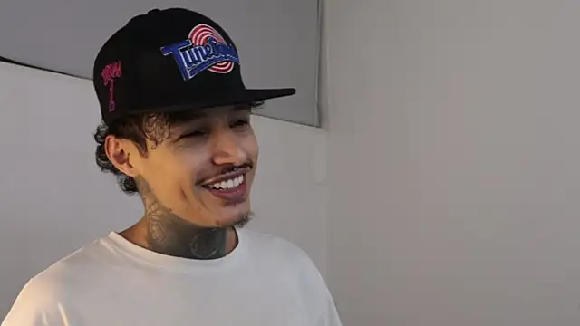 Snapshot of trieone chatting on 03/04/25, 07:30 trieone online show from 03/04/25, 07:30