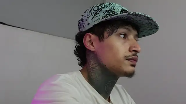 Snapshot of trieone chatting on 03/06/25, 04:19 trieone online show from 03/06/25, 04:19