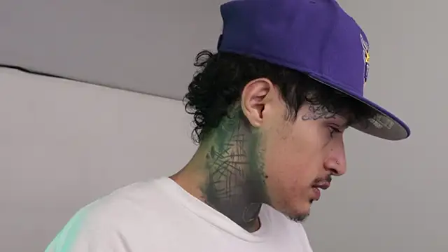 Snapshot of trieone chatting on 03/12/25, 04:30 trieone online show from 03/12/25, 04:30