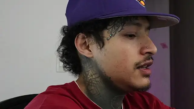 Snapshot of trieone chatting on 09/18/25, 04:09 trieone online show from 09/18/25, 04:09