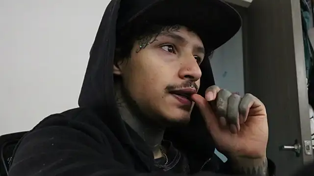 Snapshot of trieone chatting on 10/12/25, 09:47 trieone online show from 10/12/25, 09:47