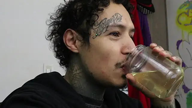 Snapshot of trieone chatting on 10/30/25, 09:00 trieone online show from 10/30/25, 09:00