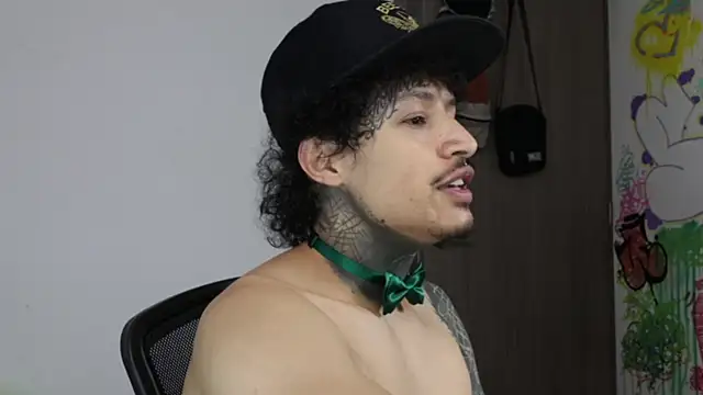 trieone online show from 03/17/26, 02:09