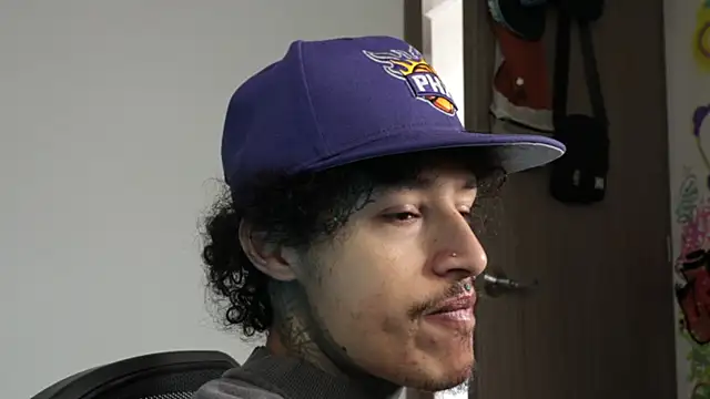 trieone online show from 03/25/26, 02:01