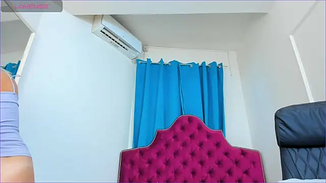 ninnadee online show from 07/11/26, 03:20
