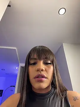 Victoria14  online show from 10/28/25, 12:47