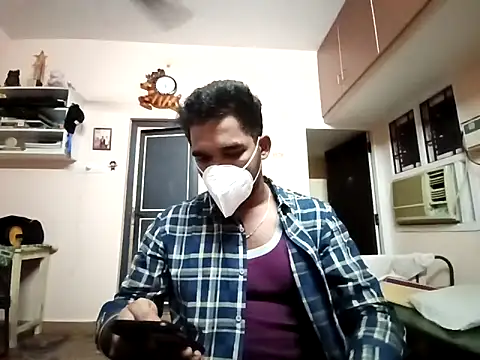 Snapshot of luckyloki chatting on 12/20/24, 12:27 luckyloki online show from 12/20/24, 12:27