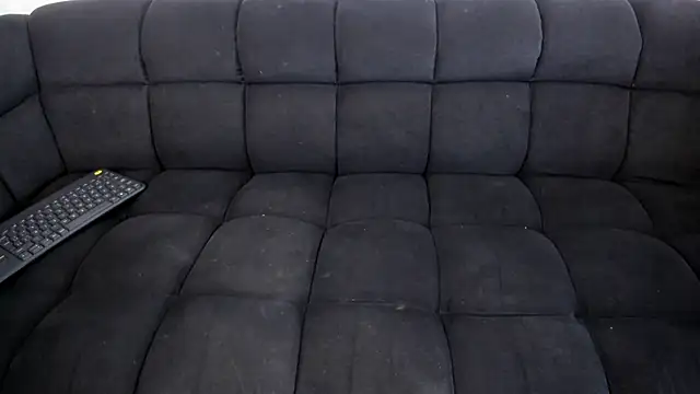 emilyhills  online show from 10/22/25, 07:57