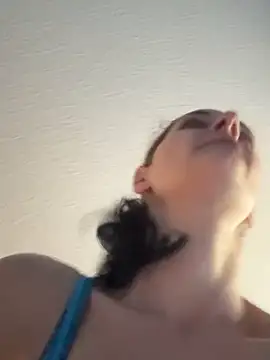 lolabunny9 online show from 09/11/25, 01:44